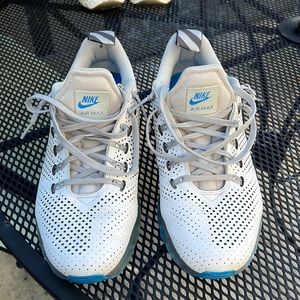 Nike Men’s Air Max Motion Running Sneaker Size 10